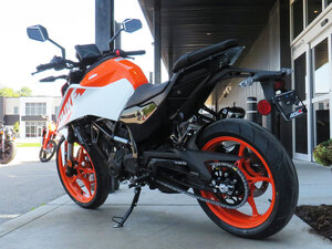 2024 KTM 250 Duke