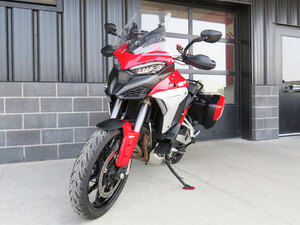2022 Ducati Multistrada V4S Ducati Red / Forged Wheels