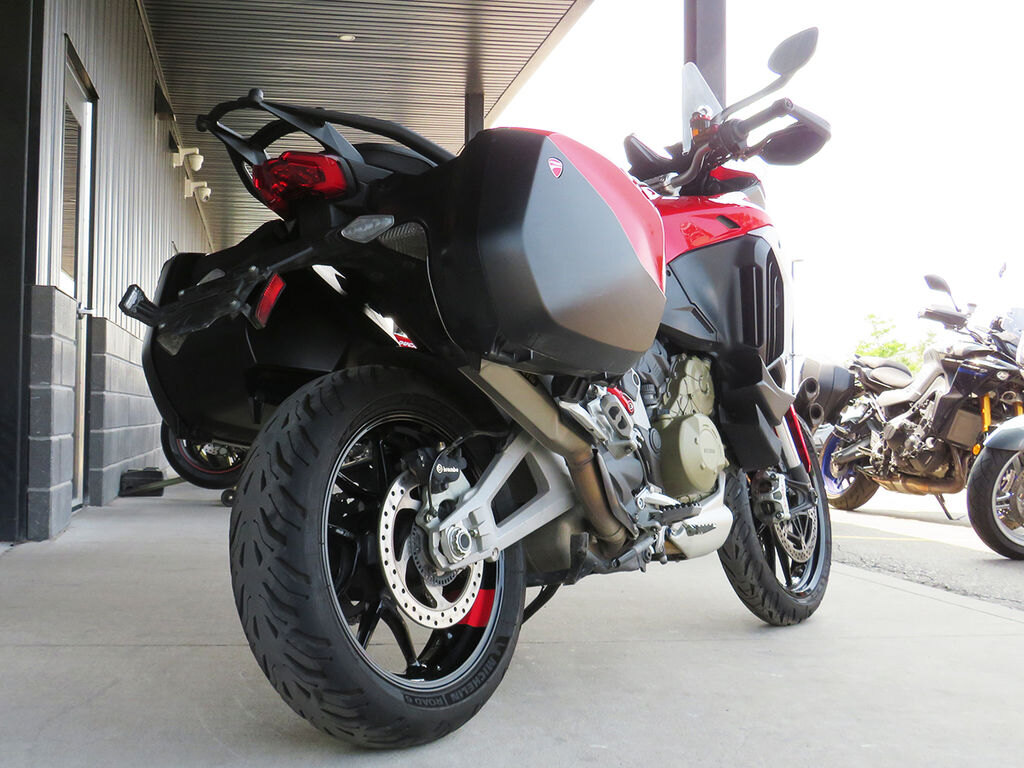 2022 Ducati Panigale V2 Ducati Red