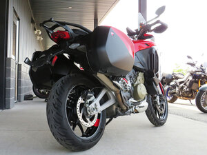 2022 Ducati Multistrada V4S Ducati Red / Forged Wheels
