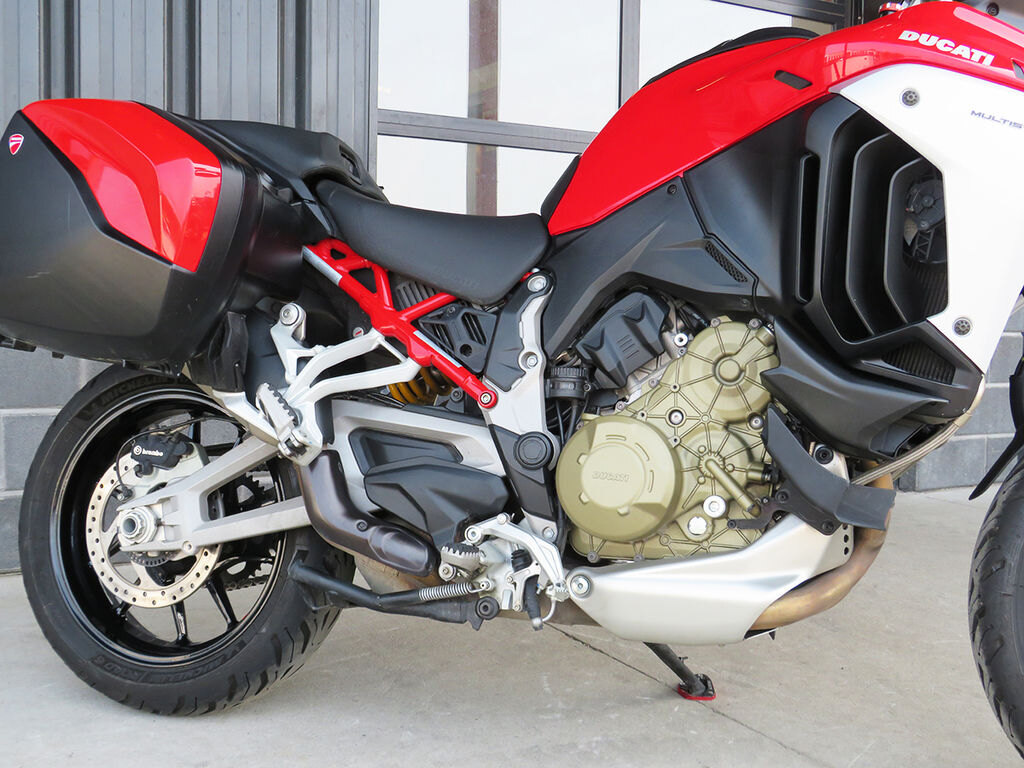 2022 Ducati Multistrada V4S Ducati Red / Forged Wheels