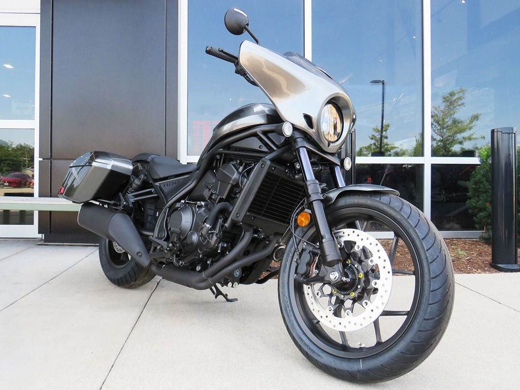 2025 Indian Motorcycle Scout Classic Limited  Tech Silver Quartz Smoke