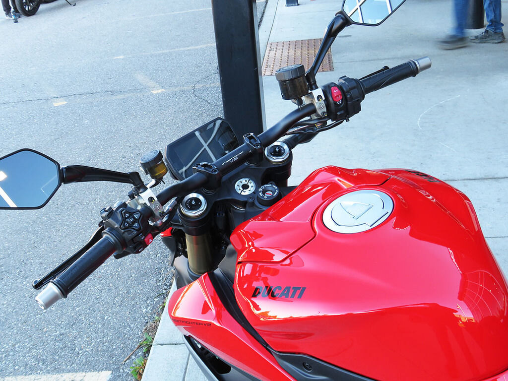 2026 Ducati Streetfighter V2 Red