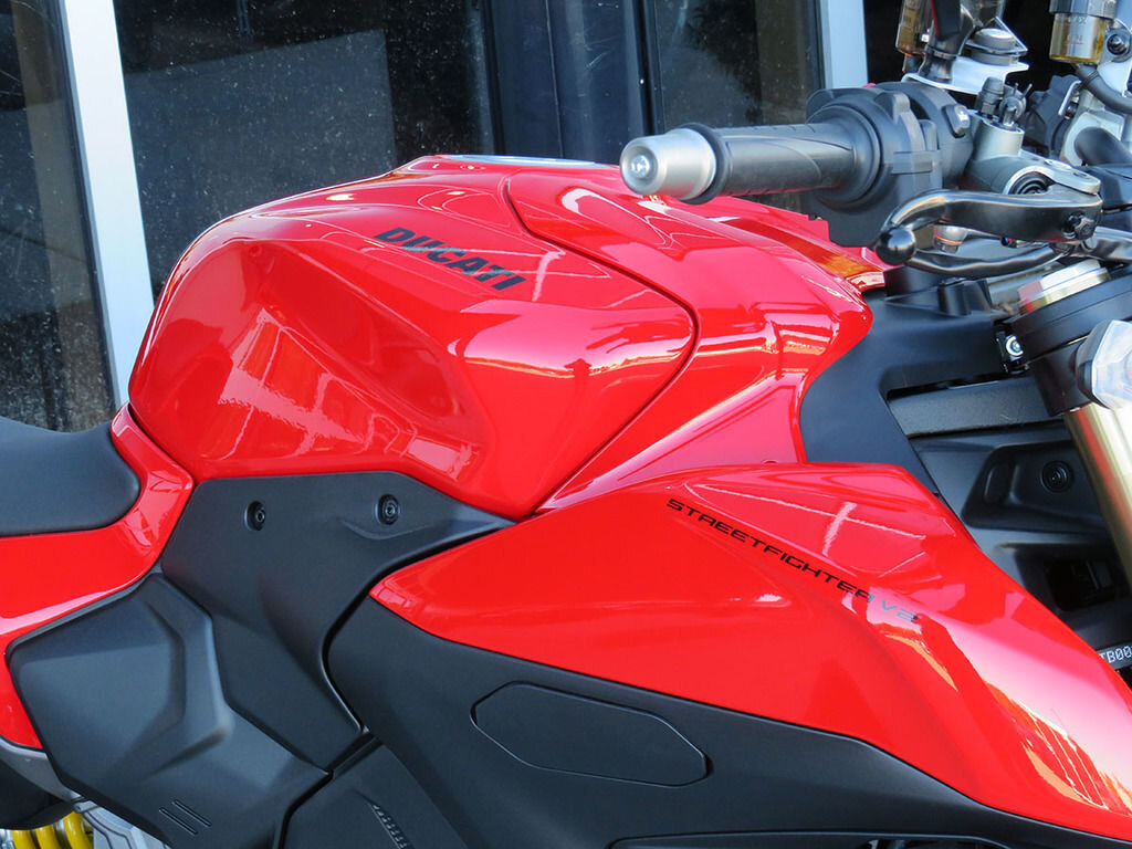 2026 Ducati Streetfighter V2 Red