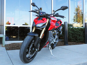2026 Ducati Streetfighter V2 Red