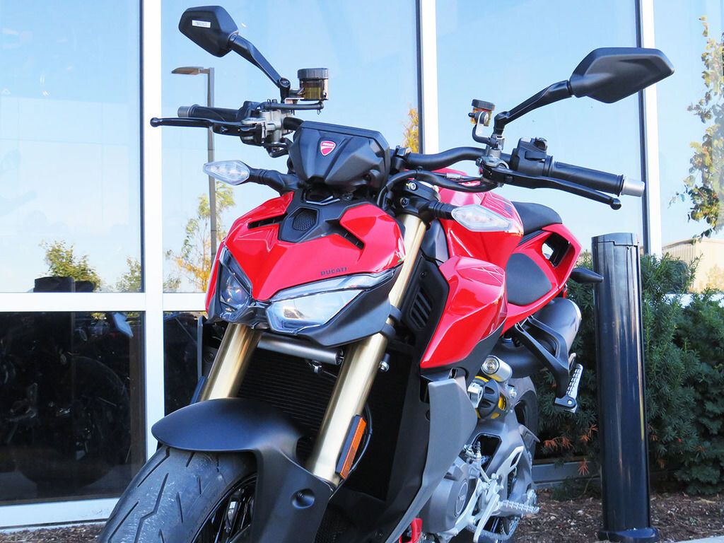2026 Ducati Streetfighter V2 Red