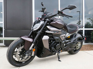 2026 Ducati XDIavel V4 Back Lava
