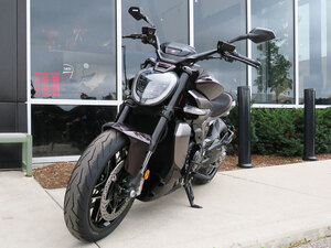 2026 Ducati XDIavel V4 Back Lava