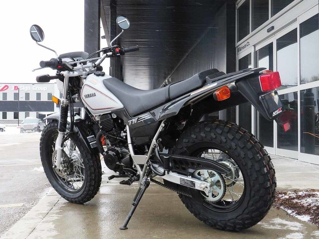 2025 Yamaha TW200