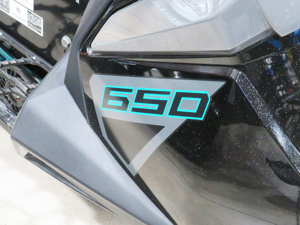 2024 Polaris 650 Indy VR1 137 Gloss Black