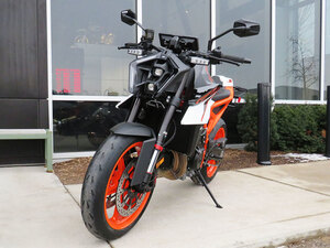 2026 KTM 990 Duke R