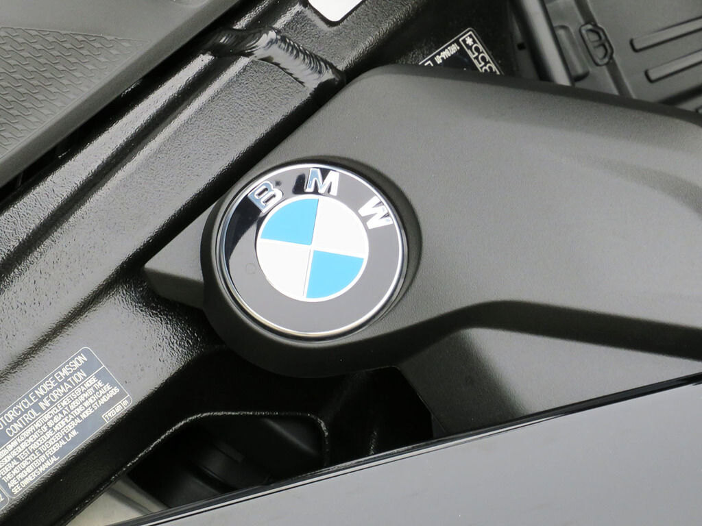 2026 BMW S 1000 R Blackstorm metallic