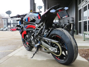 2026 BMW M 1000 R Blackstorm metallic/M Motorsport