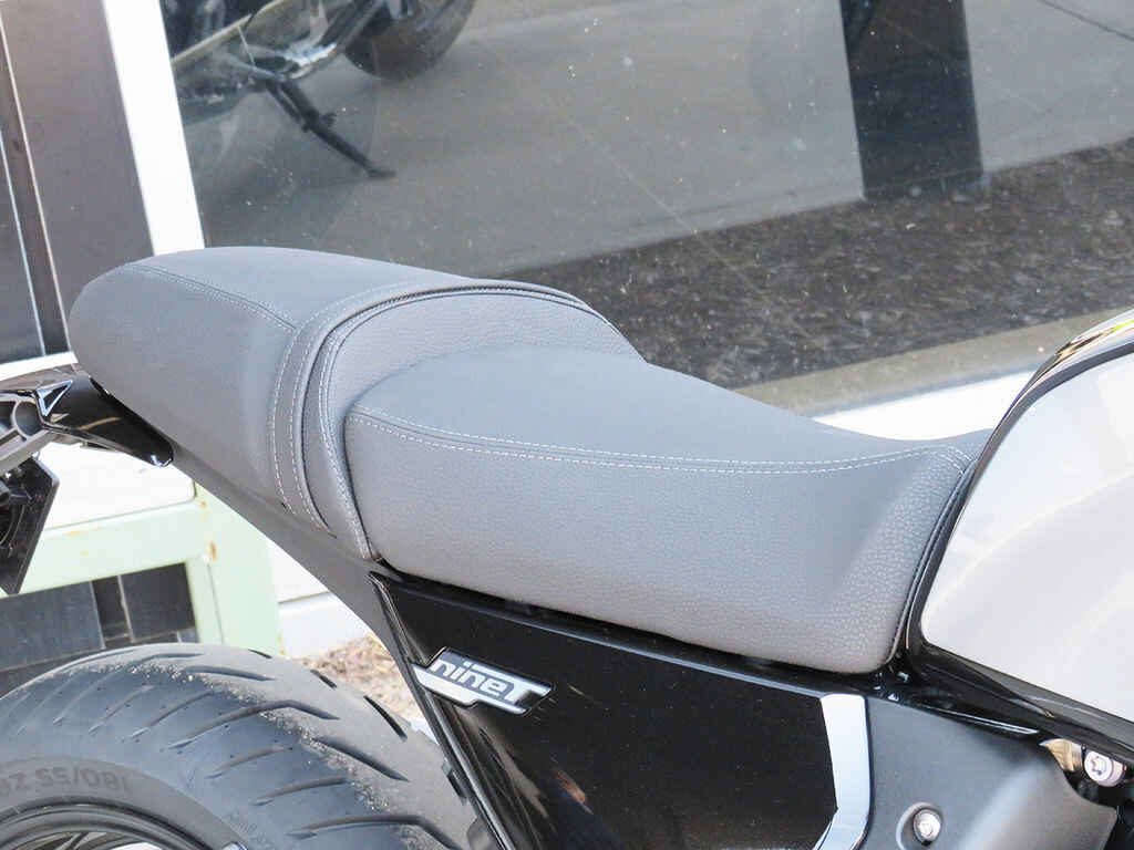 2026 BMW R 12 nineT Blackstorm metallic