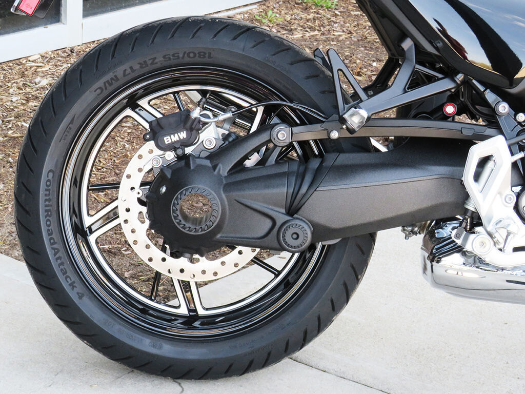 2026 BMW R 12 nineT Blackstorm metallic