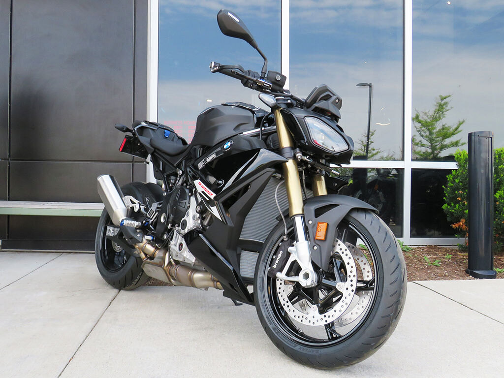 2026 Indian Motorcycle Chieftain PowerPlus Dark Horse 112 w/PowerBand Black Crystal w/Black Meta