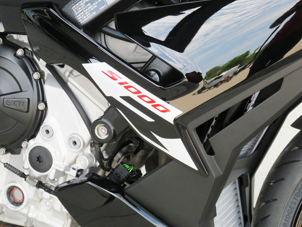 2026 BMW S 1000 R Blackstorm metallic
