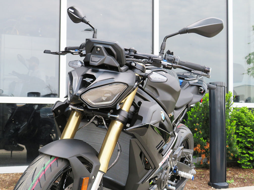 2026 BMW S 1000 R Blackstorm metallic