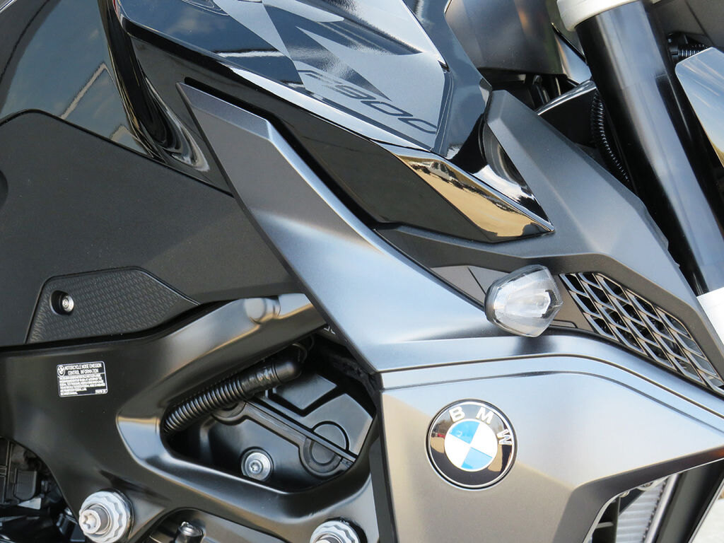 2026 BMW F 900 R Triple Black