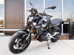 2026 BMW F 900 R Triple Black