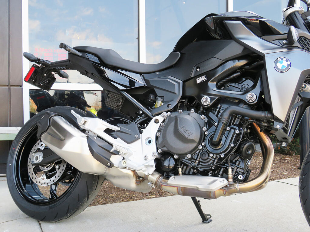 2026 BMW F 900 R Triple Black
