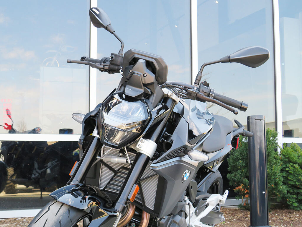 2026 BMW F 900 R Triple Black