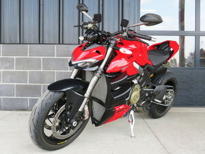 2023 Ducati Streetfighter V4 Ducati Red
