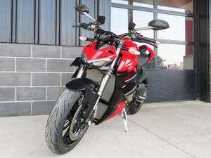 2023 Ducati Streetfighter V4 Ducati Red