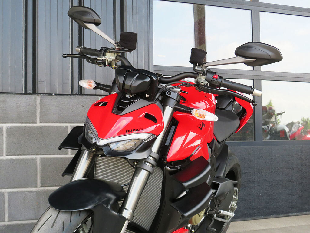 2023 Ducati Streetfighter V4 Ducati Red