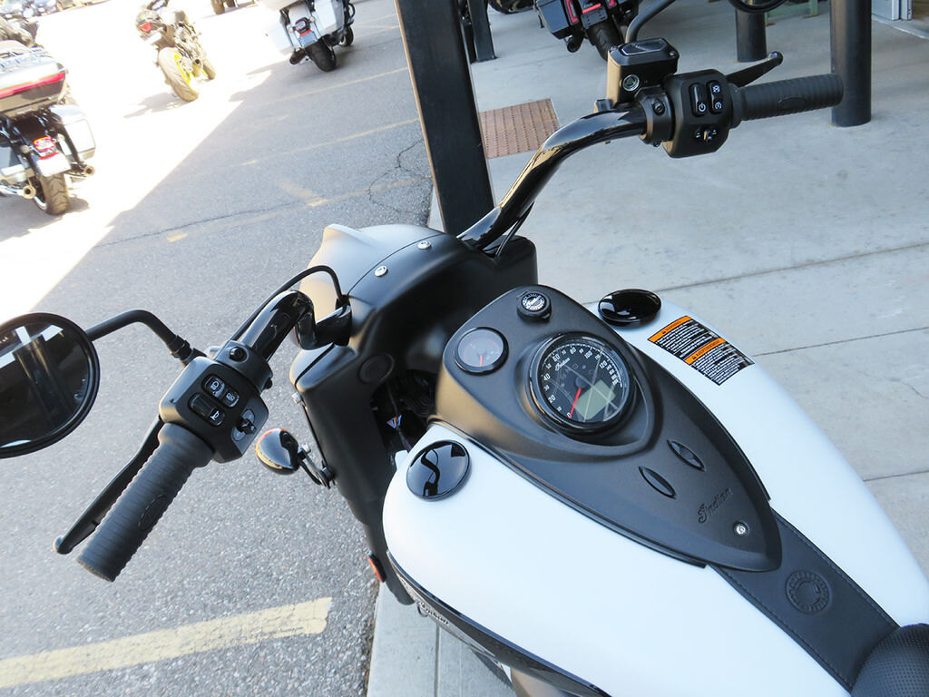 2026 Indian Motorcycle Springfield Dark Horse Ghost White Metallic Smoke