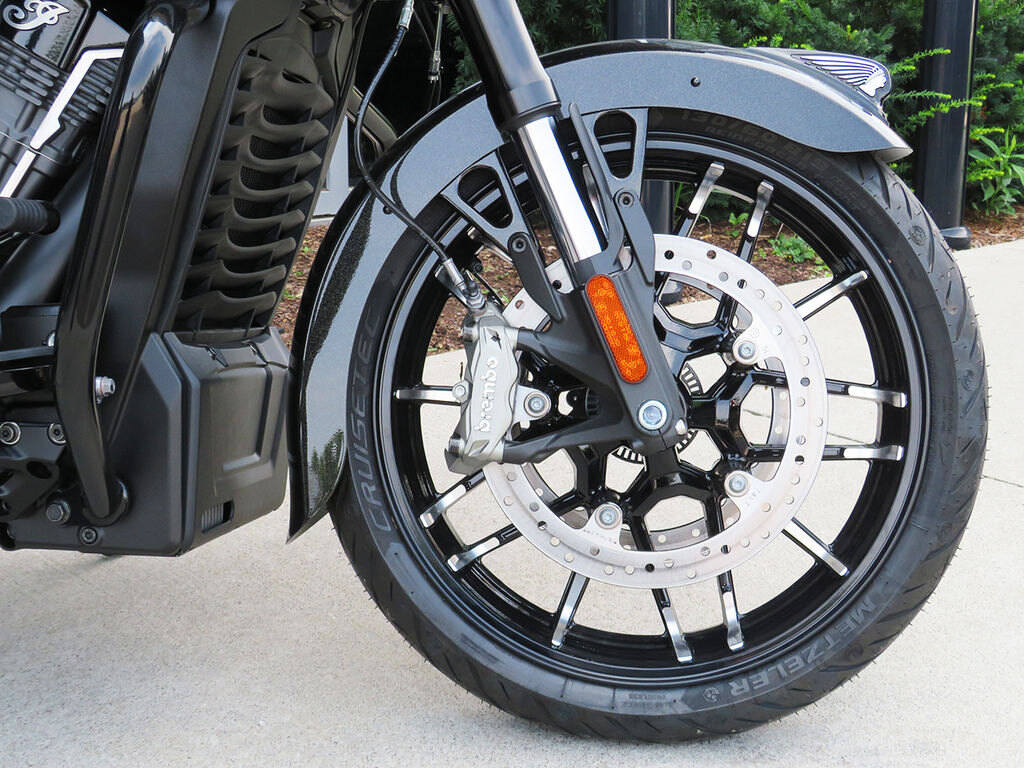 2026 Indian Motorcycle Challenger Dark Horse 112 w/PowerBand Audio Black Crystal w/Black Metalli