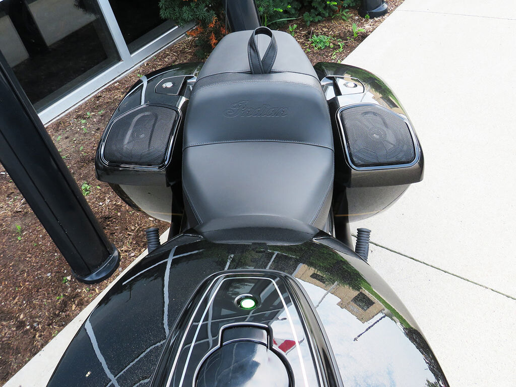 2026 Indian Motorcycle Challenger Dark Horse 112 w/PowerBand Audio Black Crystal w/Black Metalli