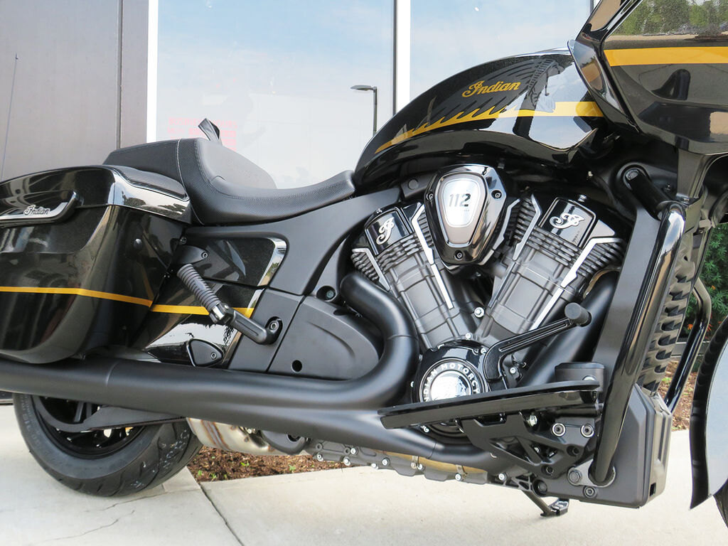 2026 Indian Motorcycle Challenger Dark Horse 112 w/PowerBand Audio Black Crystal w/Black Metalli