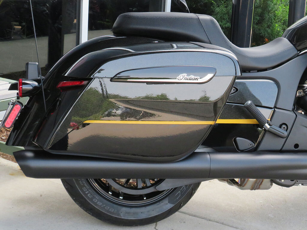 2026 Indian Motorcycle Challenger Dark Horse 112 w/PowerBand Audio Black Crystal w/Black Metalli