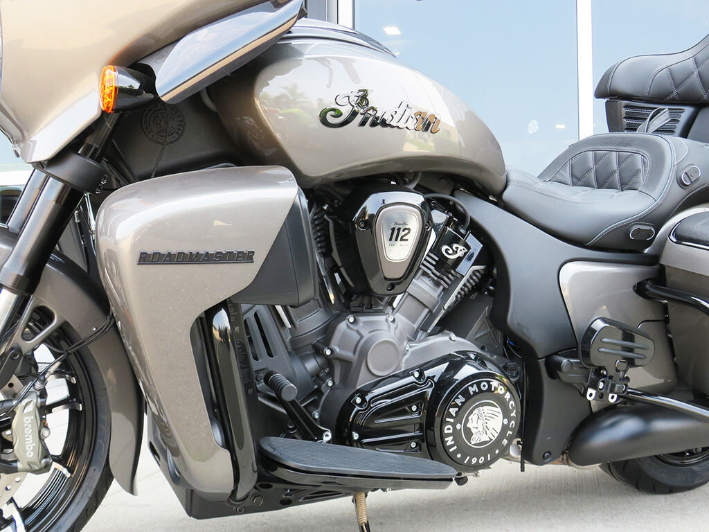 2026 Indian Motorcycle Roadmaster PowerPlus Dark Horse 112 w/PowerBand Heavy Metal
