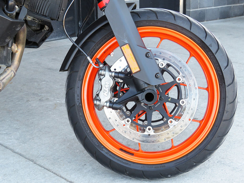 2024 KTM 890 SMT