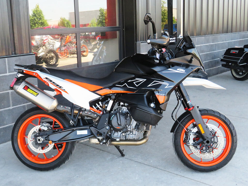 2024 KTM 890 SMT
