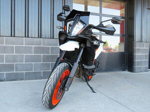 2024 KTM 890 SMT