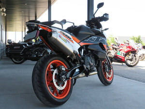 2024 KTM 890 SMT