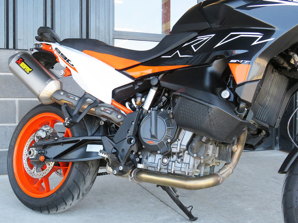 2024 KTM 890 SMT