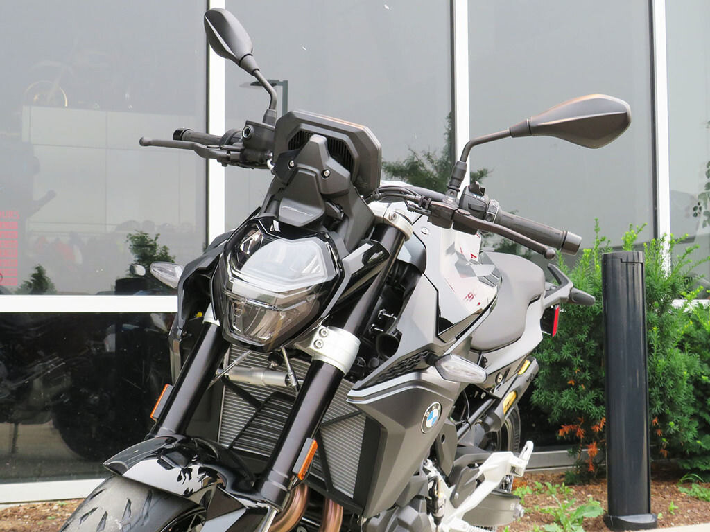 2026 BMW F 900 R Triple Black