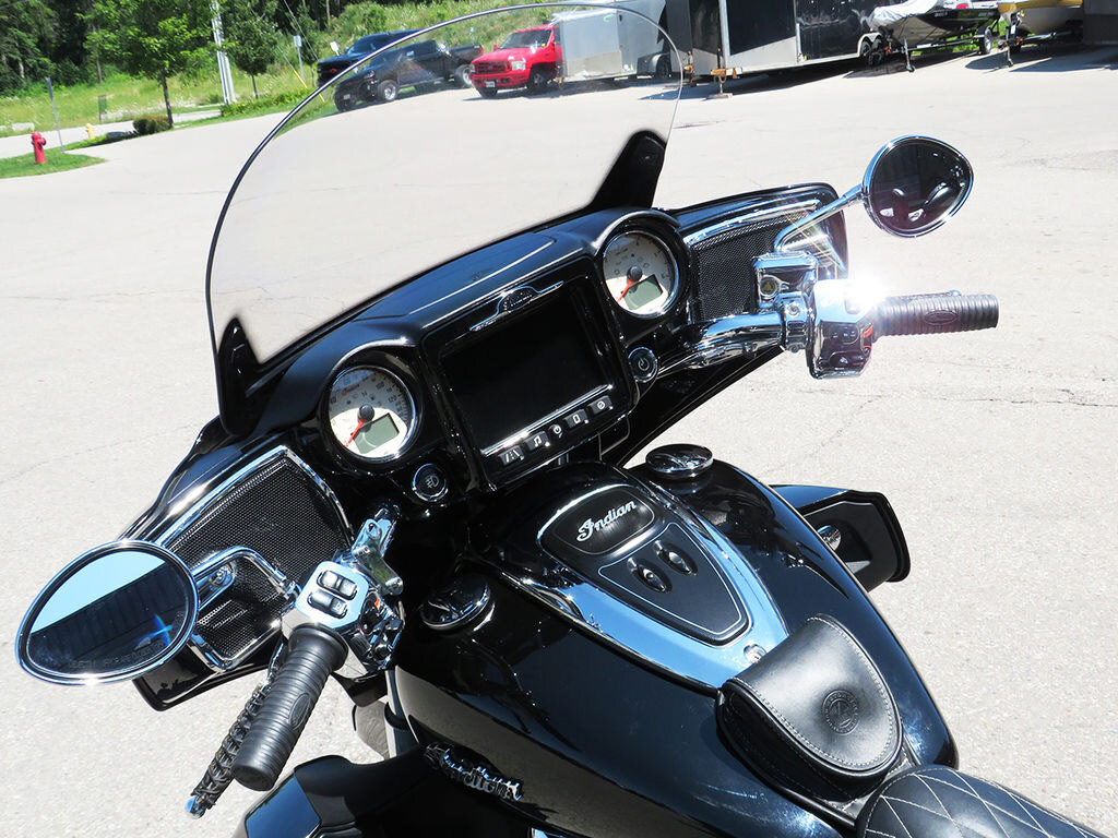 2019 Indian Motorcycle Roadmaster Thunder Black