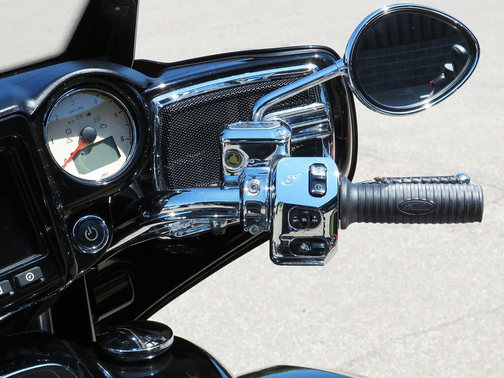 2019 Indian Motorcycle Roadmaster Thunder Black