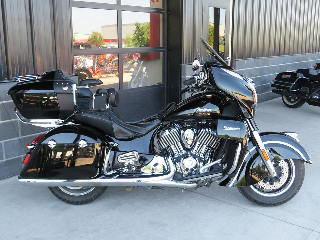 2019 Indian Motorcycle Roadmaster Thunder Black