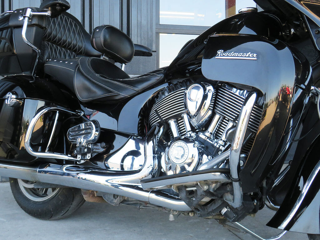 2019 Indian Motorcycle Roadmaster Thunder Black