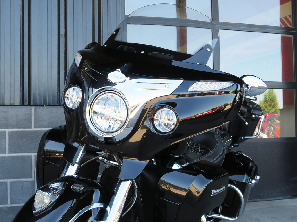 2019 Indian Motorcycle Roadmaster Thunder Black