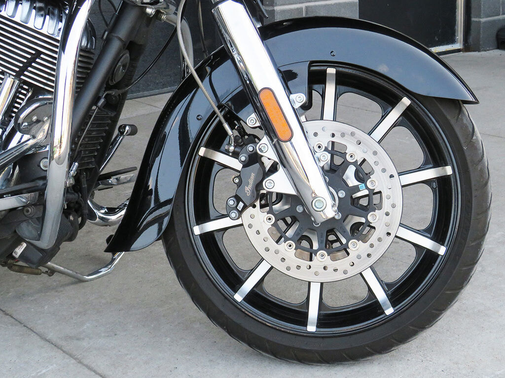 2018 Indian Motorcycle Chieftain Limited ABS Thunder Black