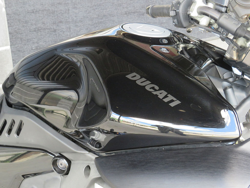 2023 Ducati Diavel 4 Thrilling Black