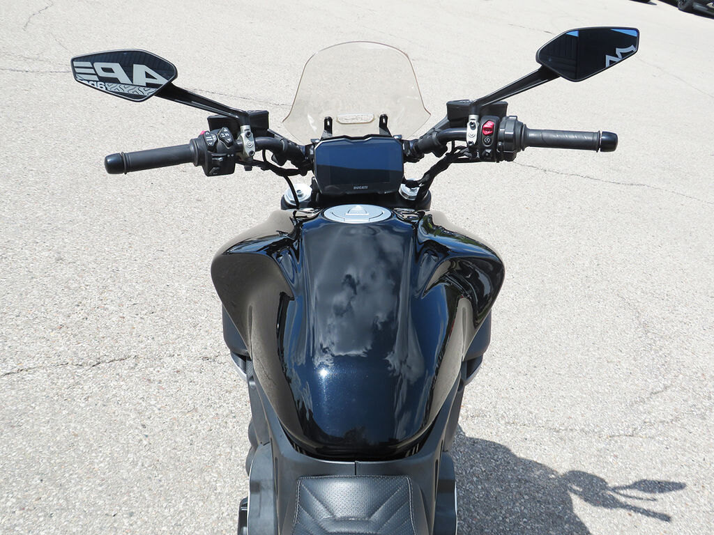 2023 Ducati Diavel 4 Thrilling Black