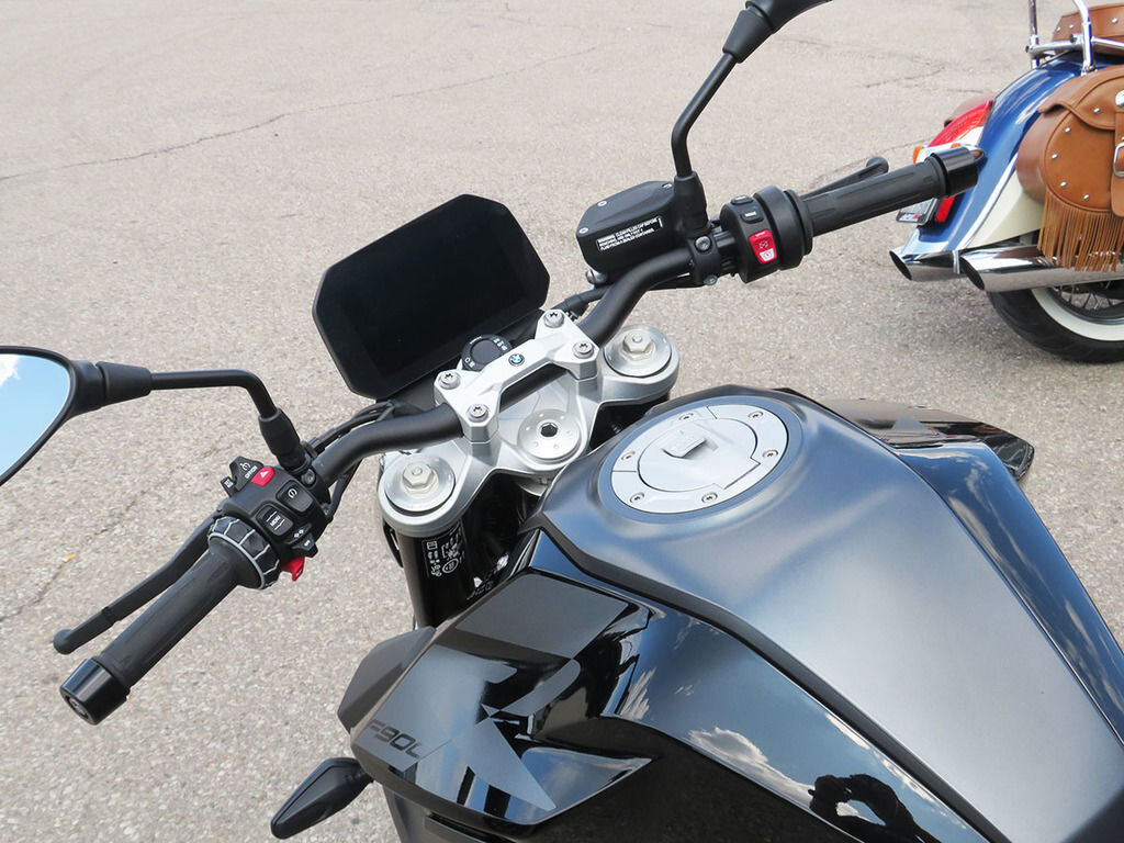 2026 BMW F 900 R Triple Black